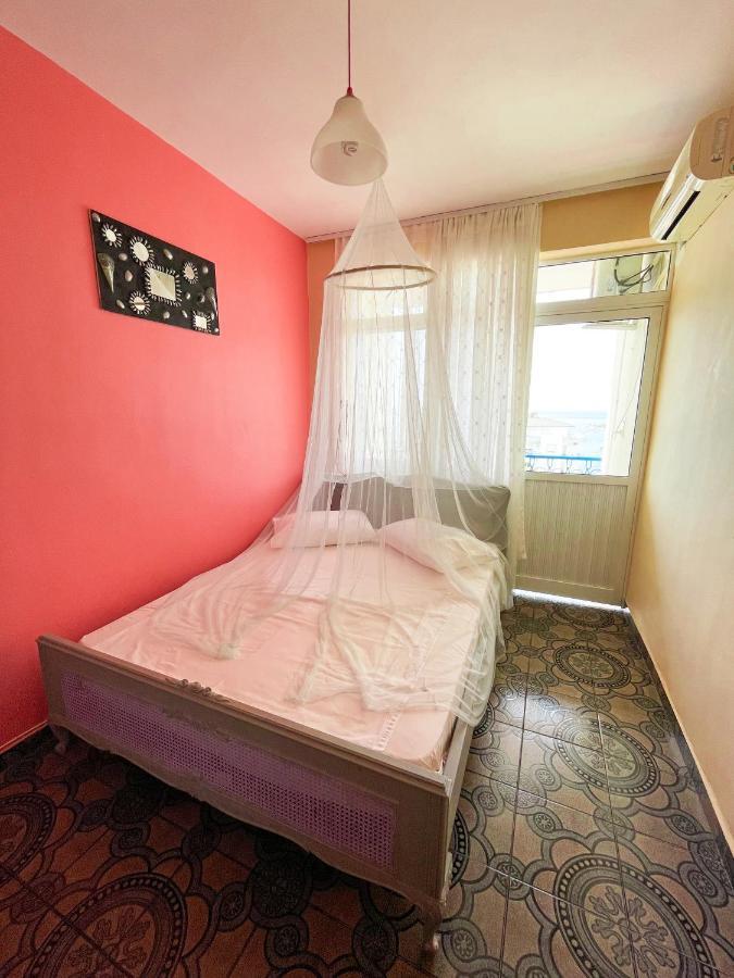 Hostel Andrey Sarande Luaran gambar