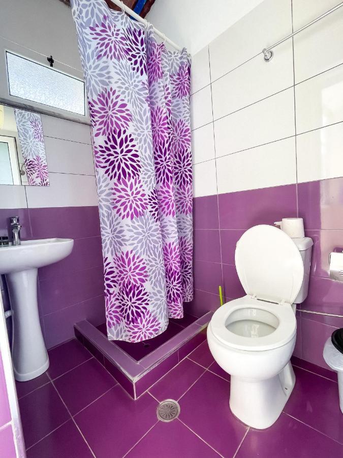 Hostel Andrey Sarande Luaran gambar