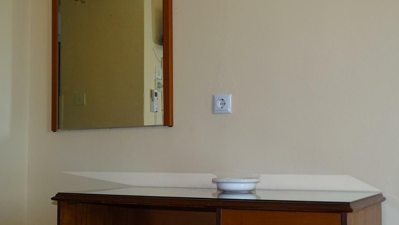 Hostel Andrey Sarande Luaran gambar